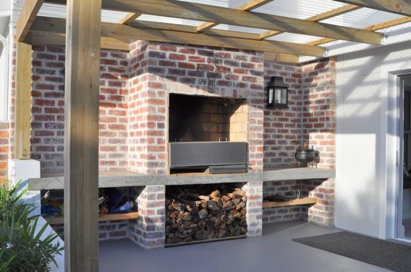 To Let 4 Bedroom Property for Rent in Keurbooms River Western Cape